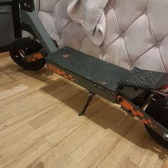 E Scooter Kukirin G2 2025 Only 500klms Comes With Warranty, Has Had Very Little Use,scooter Is Practically Still Brand New.