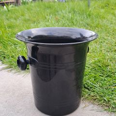 Ice bucket
