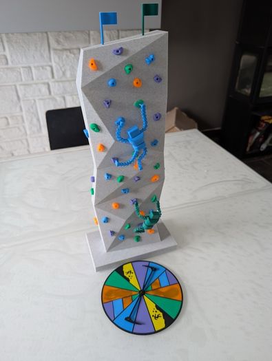 Vertical Race, Strategic and Action Climbing Game