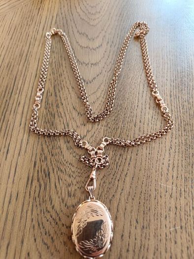 for sale Anker chain and locket