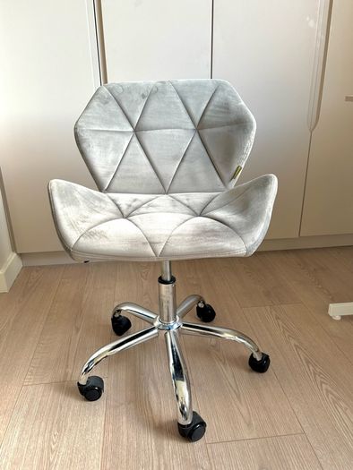 Office desk & Chair