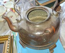 Beautiful Antique Copper Kettle, missing Lid,. Postage Available or Collection,
