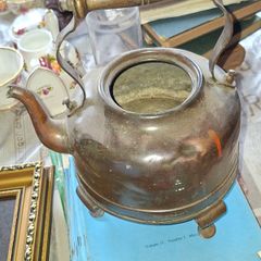 Beautiful Antique Copper Kettle, missing Lid,. Postage Available or Collection,