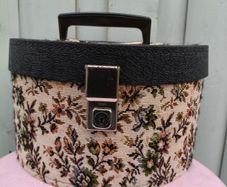 Vintage Makeup/Vanity case