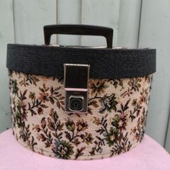 Vintage Makeup/Vanity case