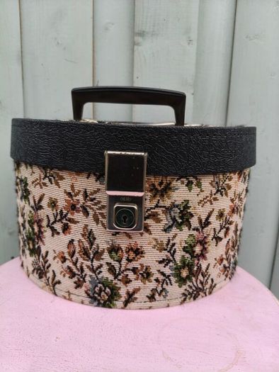 Vintage Makeup/Vanity case