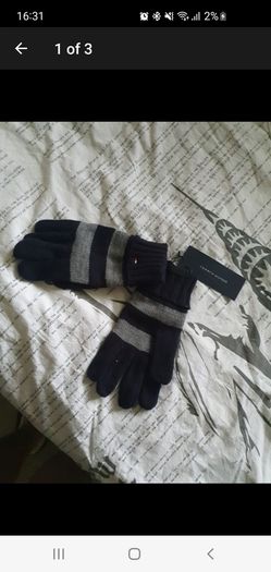 New Tommy Hilfiger Gloves