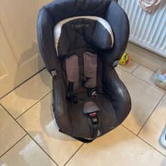 Maxi-Cosi Axiss child car seat in good used condition