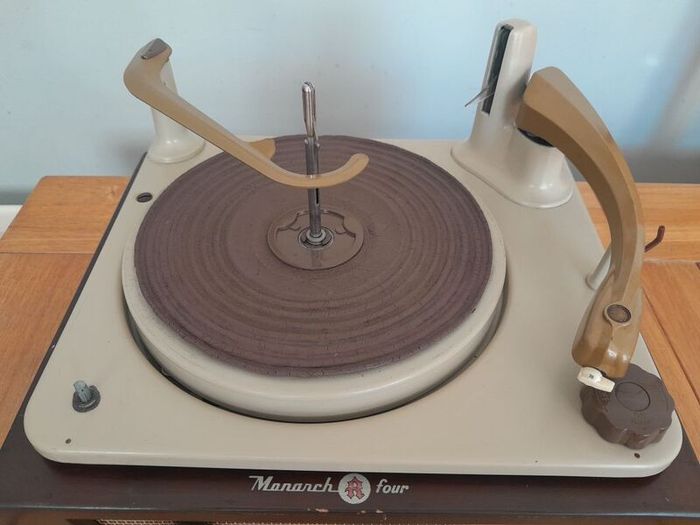 Monarch Four Record Player, 1950's, vintage, antique, collectable, 50's, display, curio.