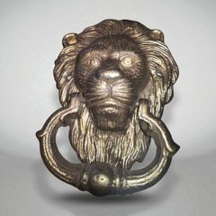 Lions head cast iron door knocker x 2