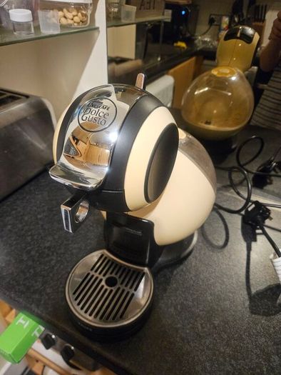 Dolce Gusto coffee machine - For repair or parts