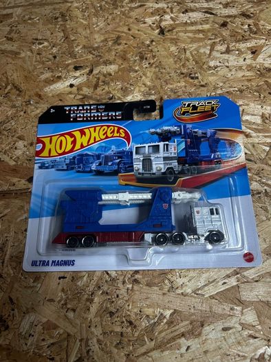 Ultra Magnus Transformers Hot Wheels