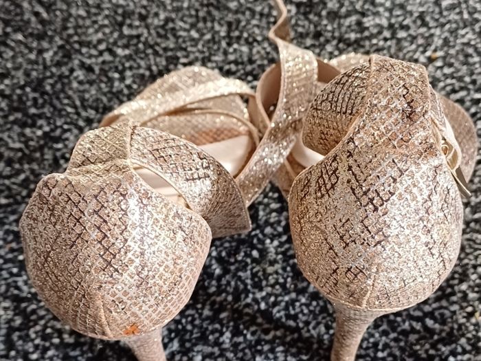 Gold Scandals (size:39) Size:6