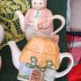 Cottage House teapots Image 10