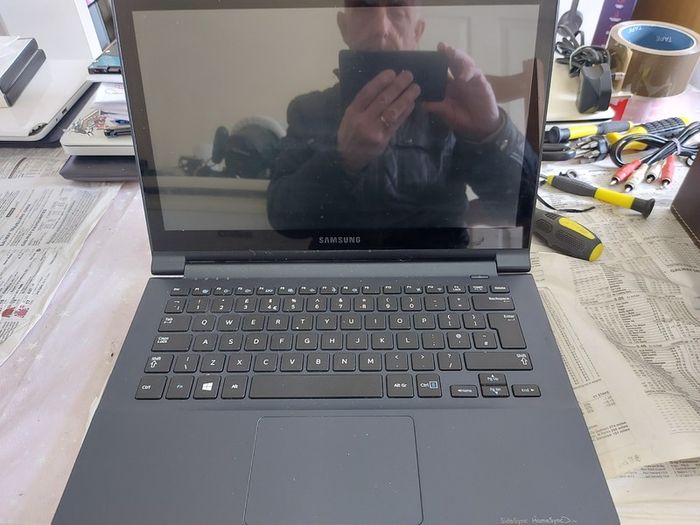 SAMSUNG Notebook Model NP915S3G, Quad Core Processor, 1.4GHz, 4GB Ram, 128GB SSD, Windows 10, Microsoft Edge, Chrome and VLC