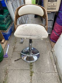 bar stool