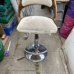 bar stool