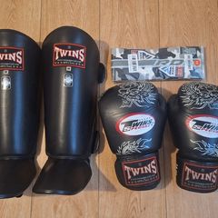 Boxing Gloves & shin pads