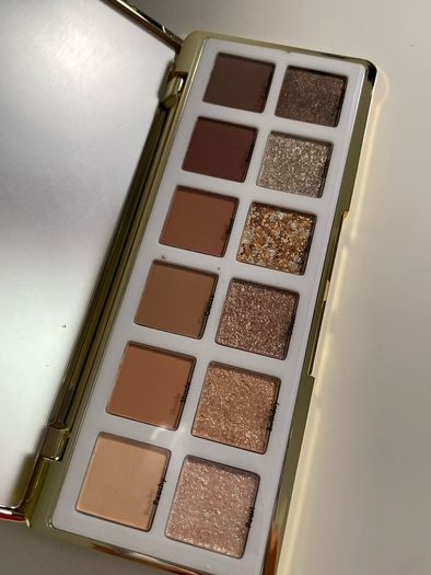 Beauty crop the classic palette