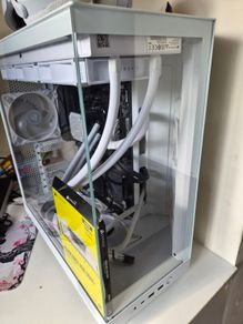 Perfect condition NZXT H6 RGB flow case