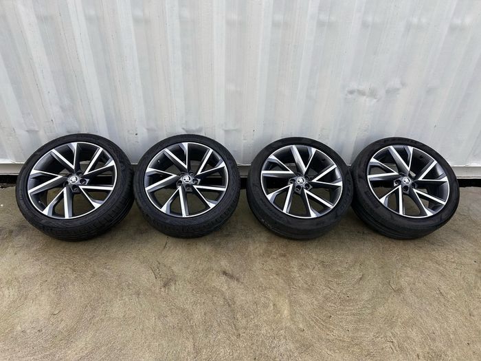 Genuine Skoda Vega Sportline 20" Alloy Wheels