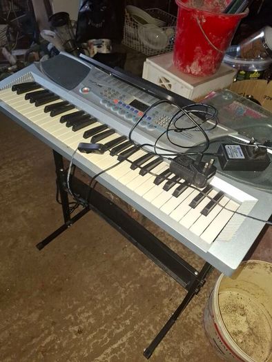Electric Keyboard with Stand