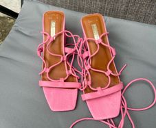 Ladies pink sandals size 4