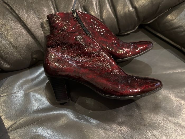 Ara - V-cut Heeled Ankle Burgundy