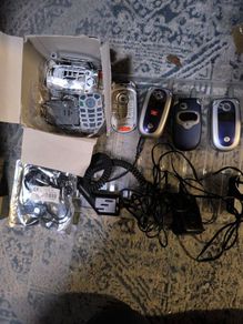Motorola flip phones with accessories