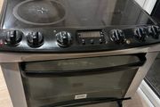 Freestanding oven