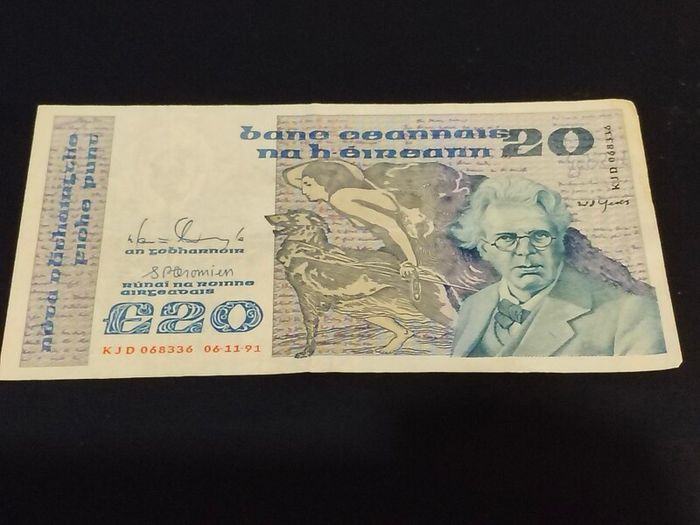 Set of Irish banknotes