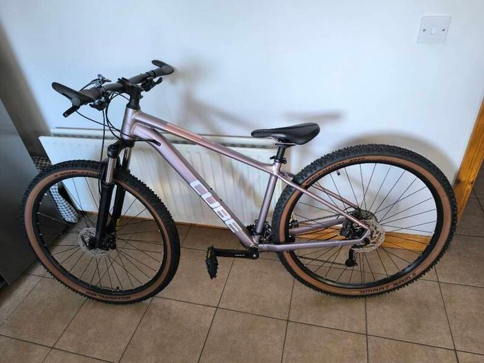 cube access Pro Woman bicycle