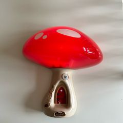 Fairy door: mushroom night light / decoration. Touch on/off function on door.