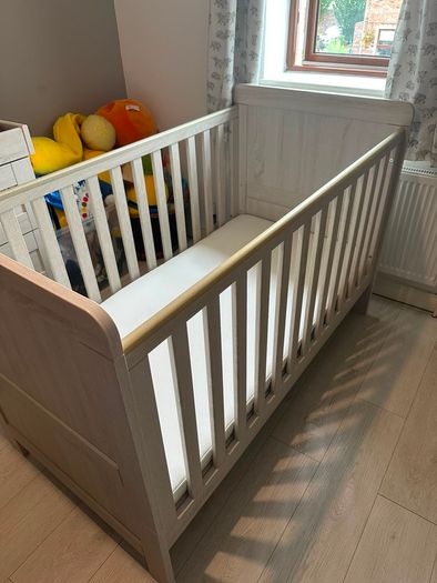 Mamas and papas atlas cot bed