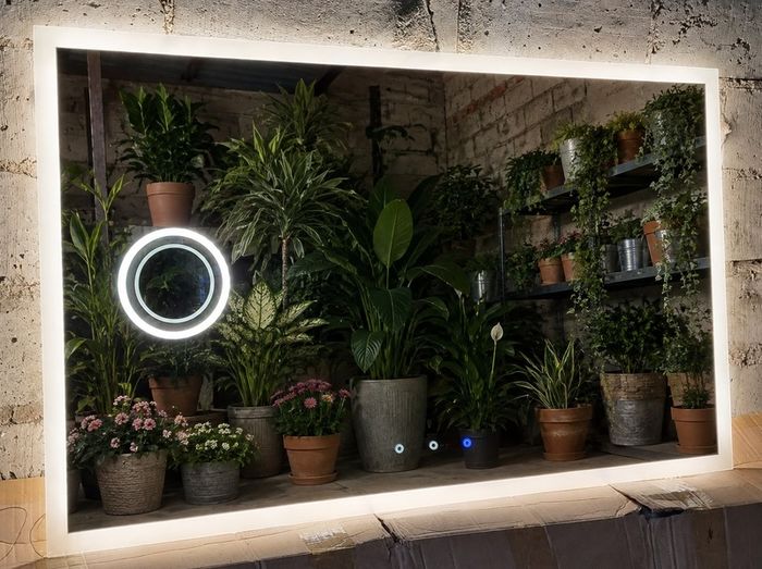 LED Bathroom Mirror 130x80cm Speakers Weather Station Adjustable Light Temperature 3000-7000K Bright Touch Switch