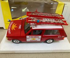 Range Rover NY airport Fire Department 1/24 rare Burago