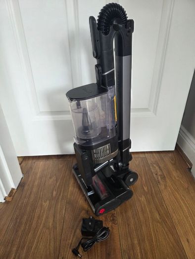 Shark Cordless vacuum cleaner