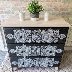 Chest of drawers