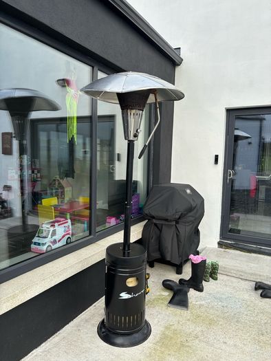Sahara patio heater with brand new cover