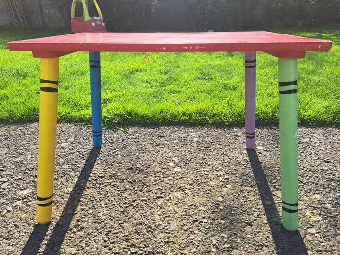 kids crayola table