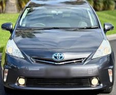 2013 Toyota Prius alpha 7 seater