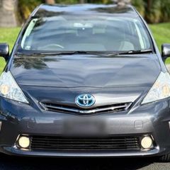 2013 Toyota Prius alpha 7 seater
