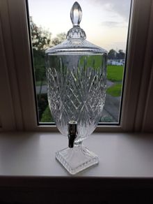 Glass dispenser
