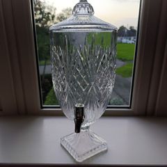 Glass dispenser