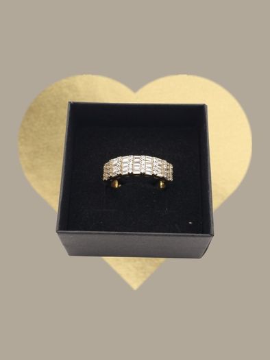 Signed Elanza Sterling Silver Cubic Zirconia Ring