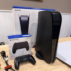 PS5 Disc Edition 825GB - Black and White Plates