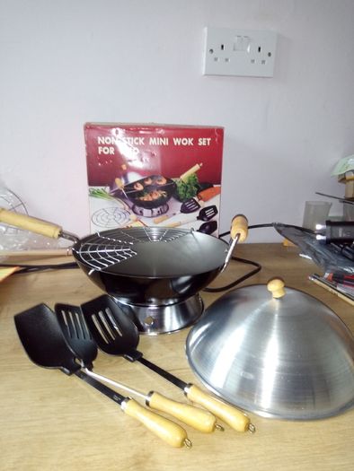 Wok, 9" Diameter, 10 Pieces (unused) REMOVING JULY
