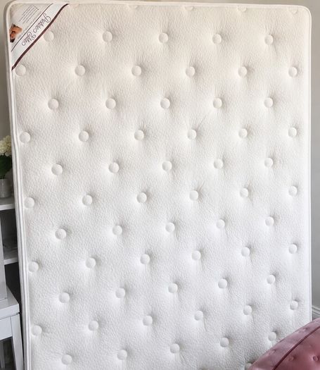King Bed with mattress worth 400