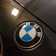 1 x BMW F10 F20 F21 Front 82mm Badge Bonnet Emblem with Adhesive