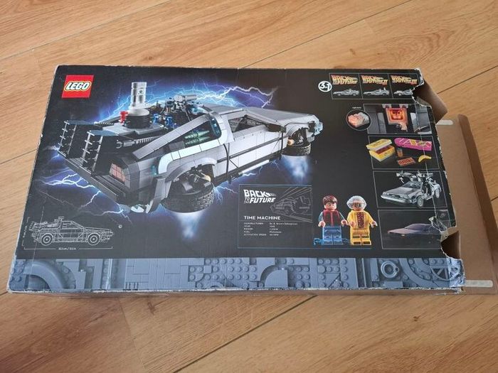 LEGO Icons 10300 Back to the Future Time Machine DeLorean